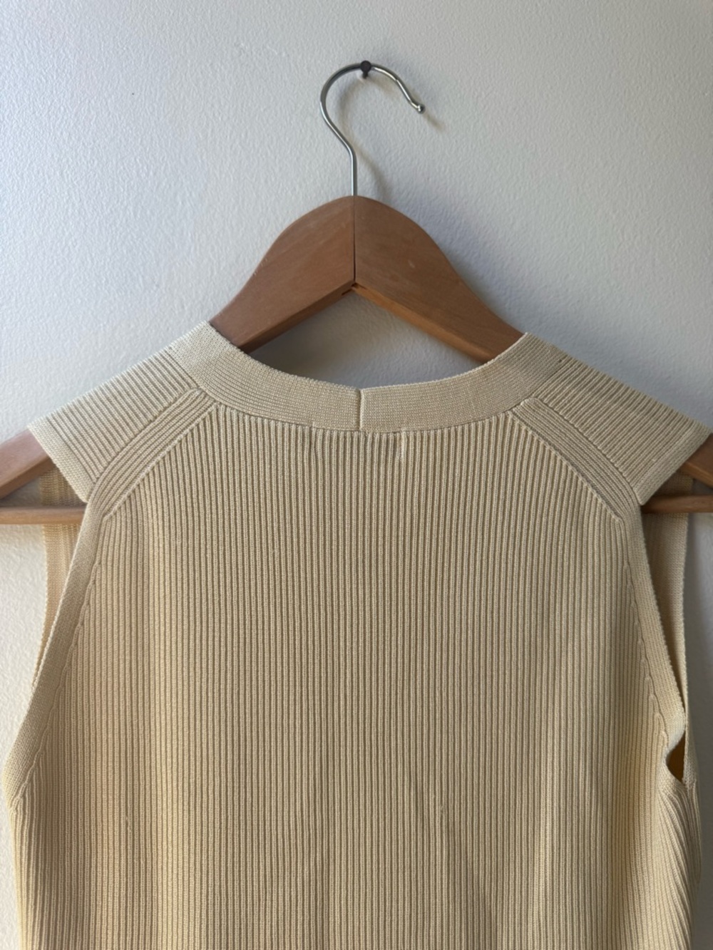 Barry Bricken Collection V-Neck Ribbed 100% Silk Tank - Picture 8 of 8